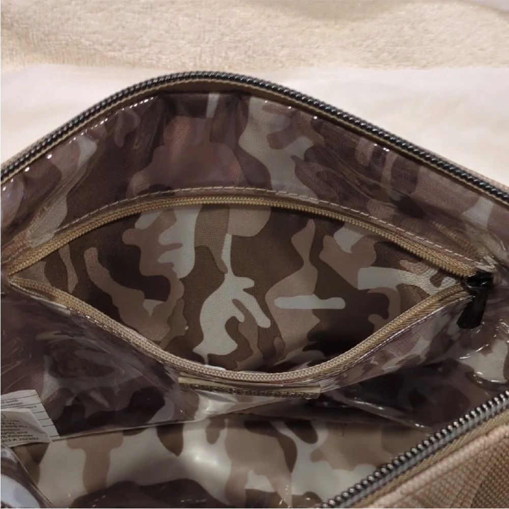 Lug Volley Luxe VL “Sand” Quilted Organizer. NWT with storage bag